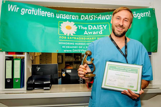 Daisy-Award-Preisträger im August 2025: Tadej Kovacevic Daisy-Award-Preisträger im August 2025: Tadej Kovacevic
